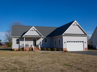 60 Old Field Rd, Irvington, VA 22480