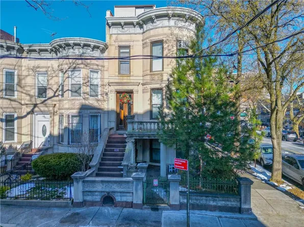 983 52nd St, Brooklyn, NY 11219