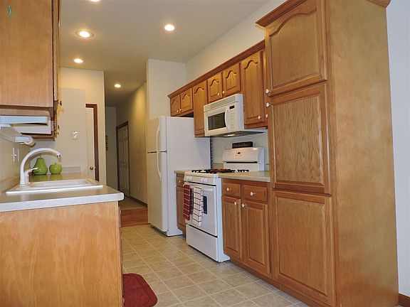 5th image of 60624 Ashton Way