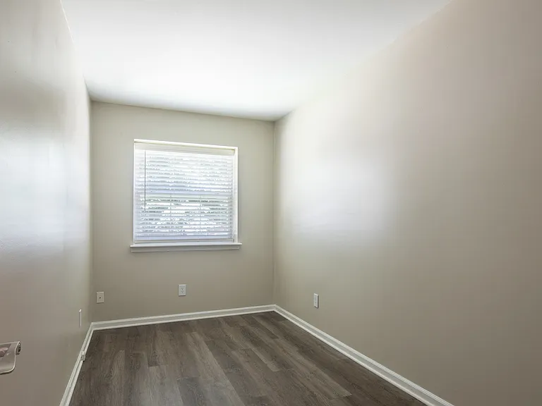 Colonial Towne Apartments — Photo 21