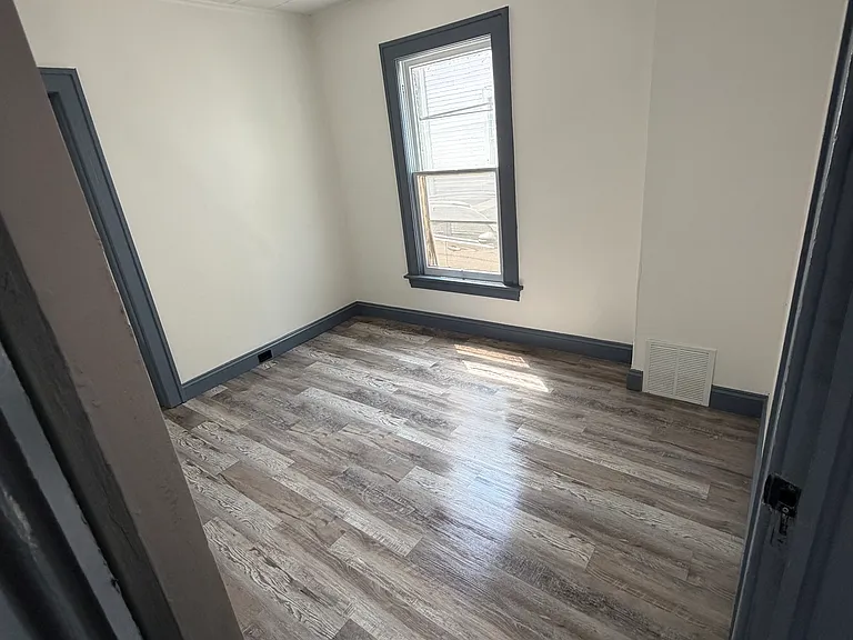 302 Cory Ave #2 — Photo 11