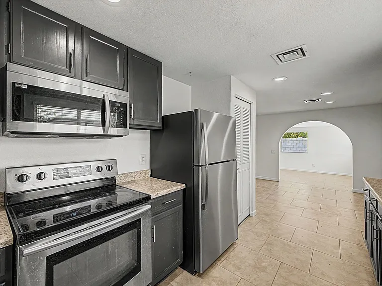 2104 N Comanche Dr — Photo 17