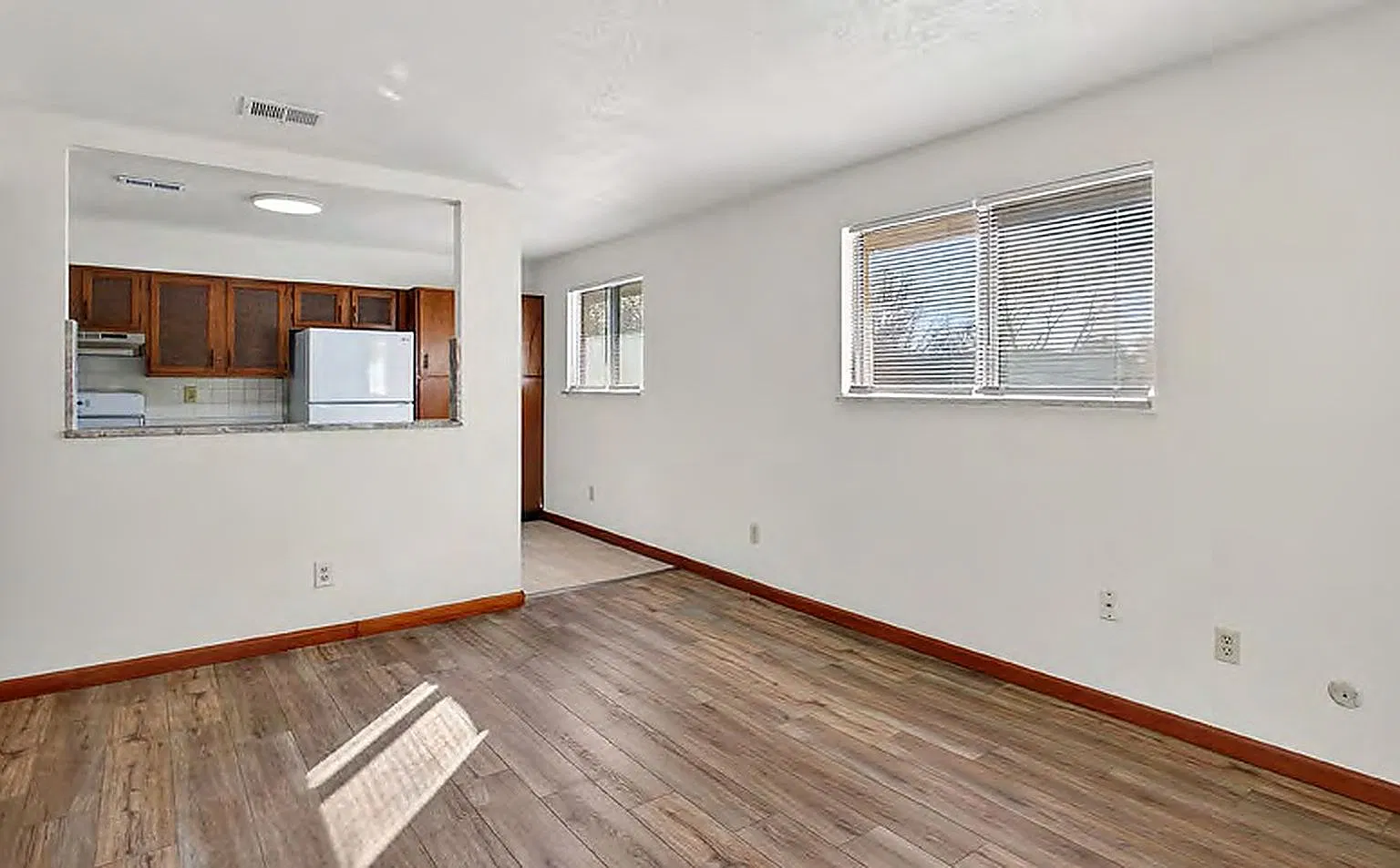 Anndell Park Apartments — Photo 1