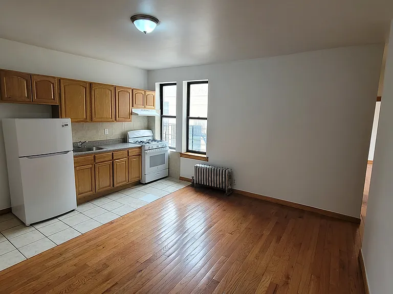 1066 Ward Ave #1E — Photo 2