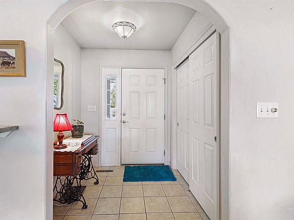 4th image of 2562 Carriage Way
