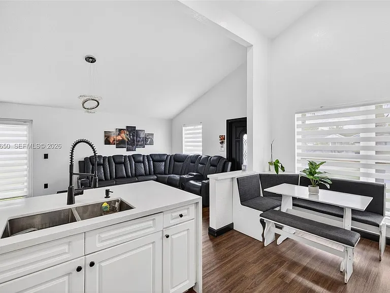 1710 SW 83rd Ter — Photo 14