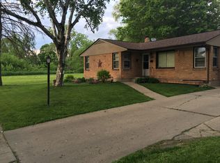 402 27th St, Rockford, IL 61108