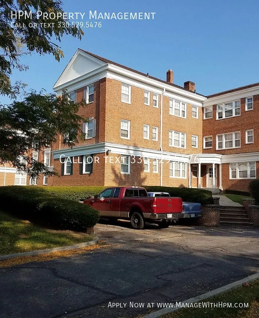 2 bed, 1.5 bath, 1100 sqft, $950 — Photo 1