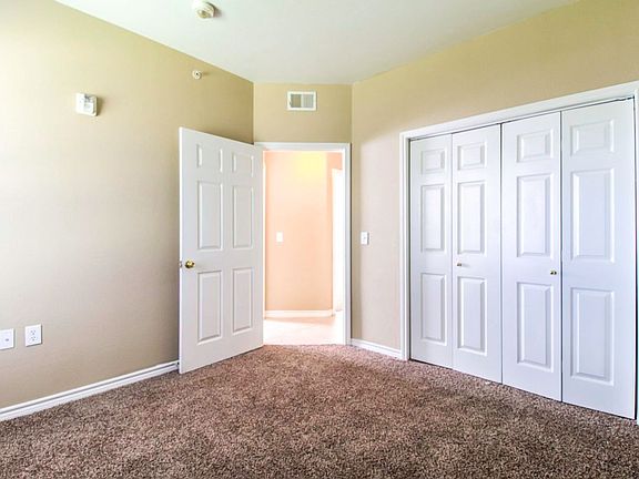 5th image of 220 W Overton Rd #C8b0b73eb