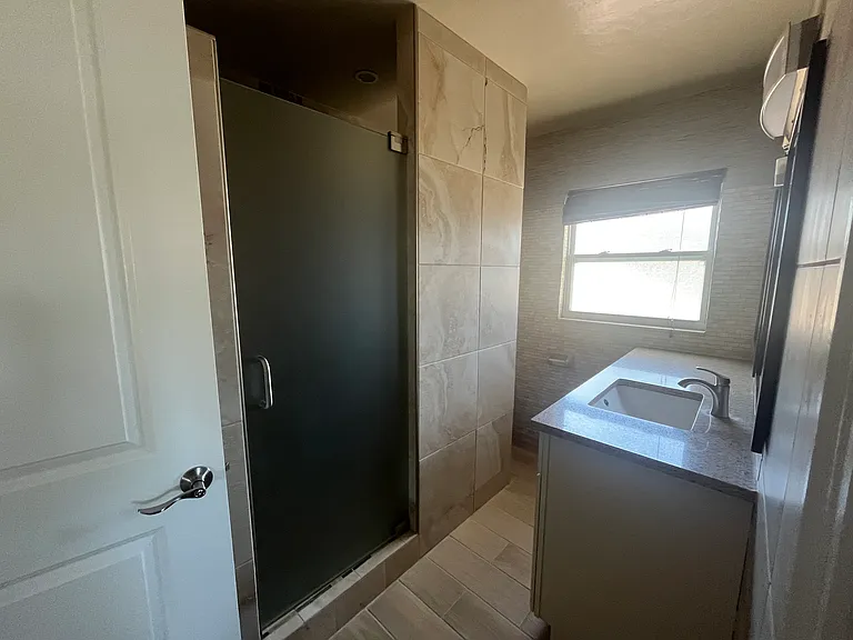 7039 Hibiscus Ave S — Photo 14