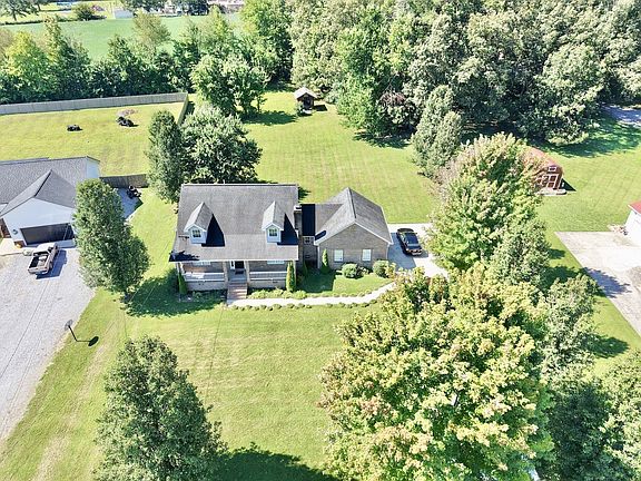 2nd image of 90 Heather Hts