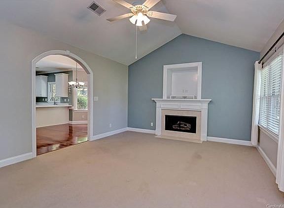 3rd image of 1711 Lumpkin Cir