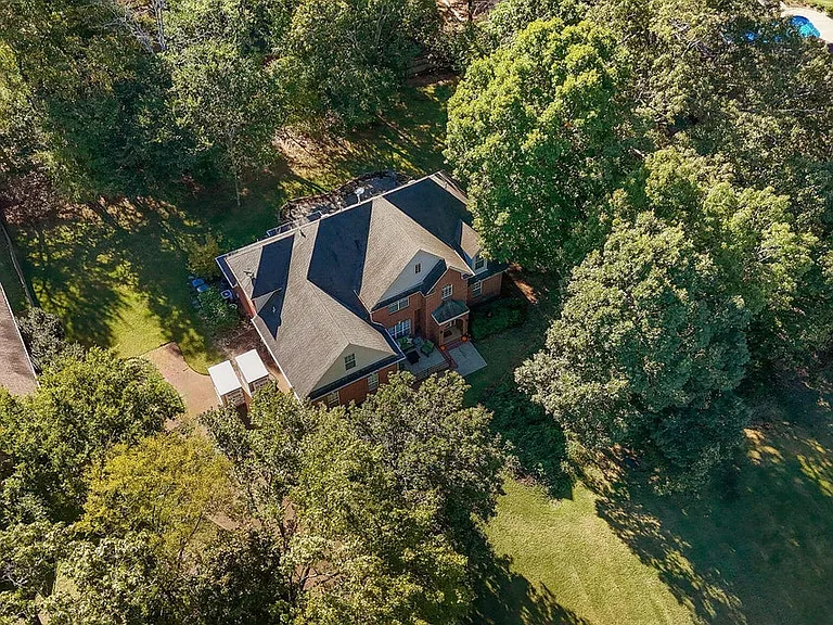 2535 Appleton Dr — Photo 33