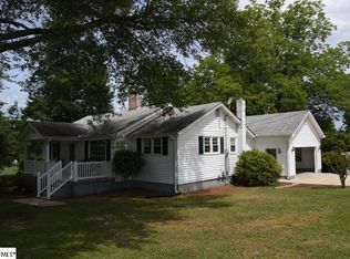 517 Wood Rd, Taylors, SC 29687