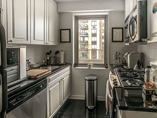 Rented by Halstead Real Estate | media 3