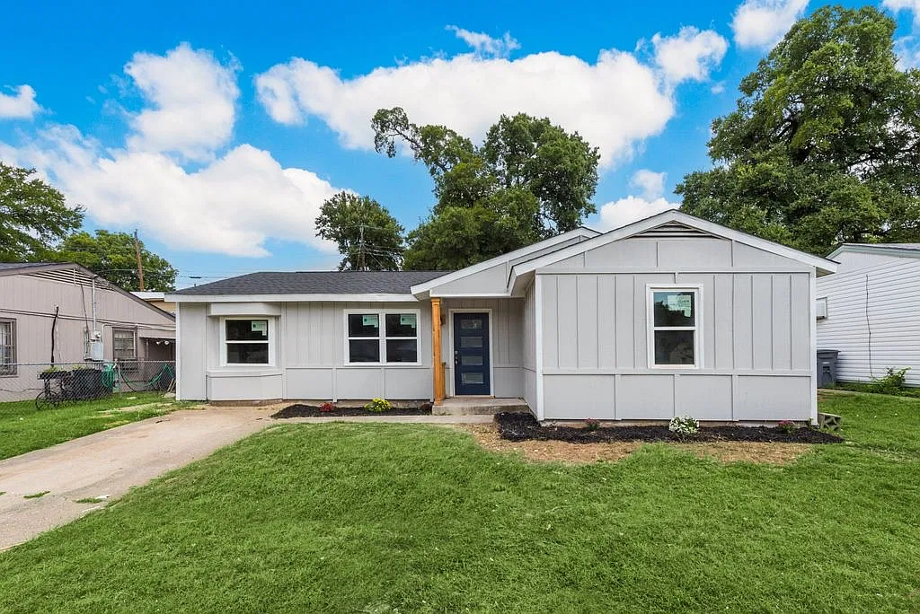 4 bed, 1250 sqft, $1,950 — Photo 1