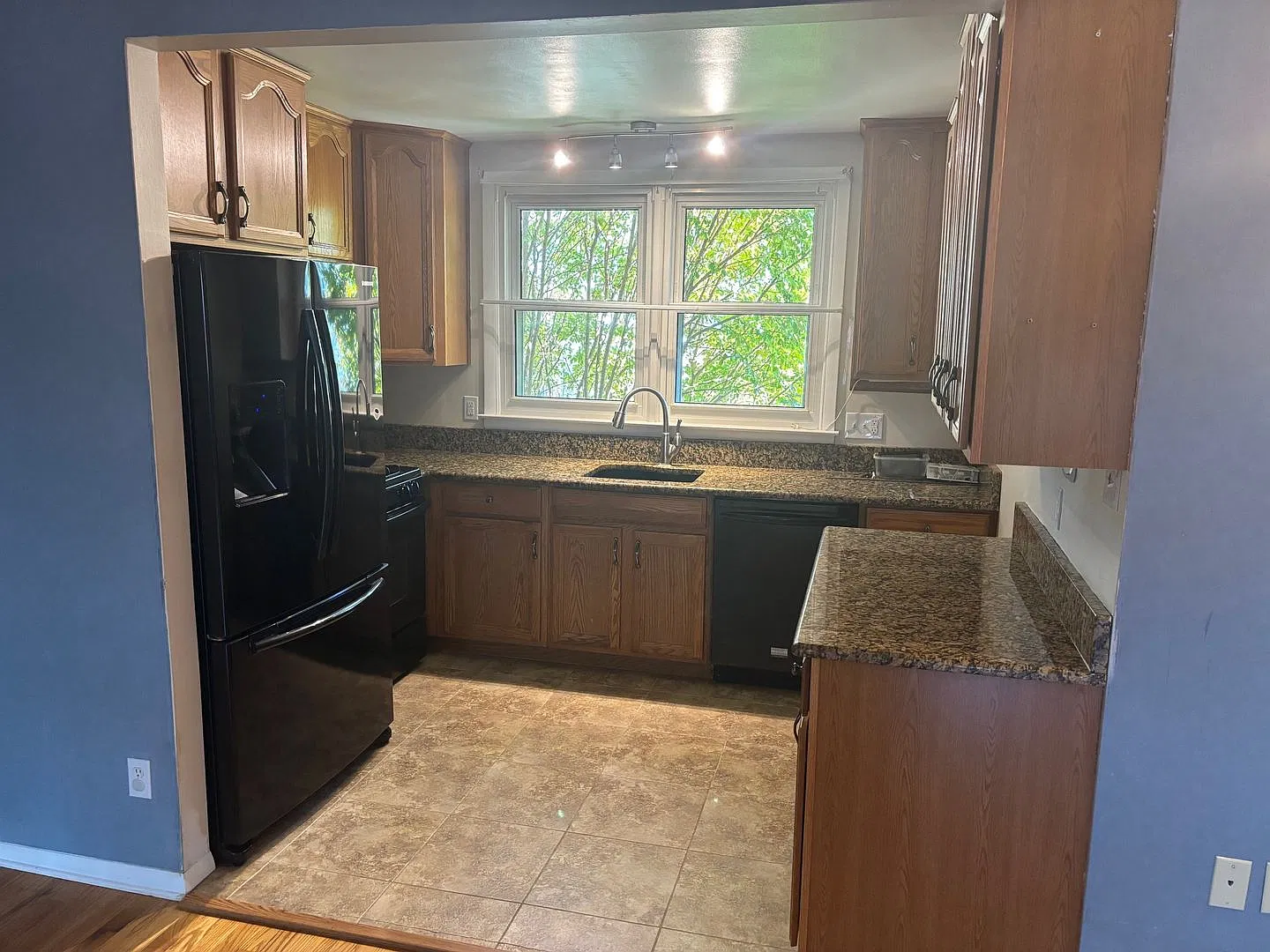 Newly Updated 3BR, 2BA Home Spacious & Move-In Ready Reading, PA — Photo 4