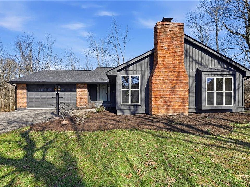 1st image of 984 Woodcreek Dr