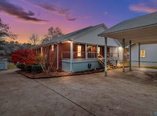 451 N Lakeshore Dr, Talladega, AL 35160