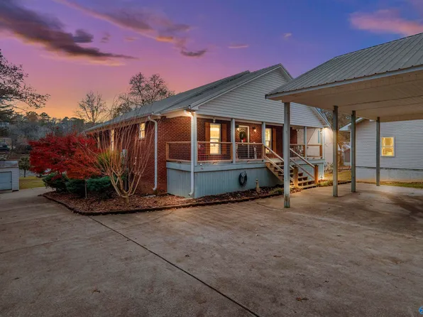 451 N Lakeshore Dr, Talladega, AL 35160
