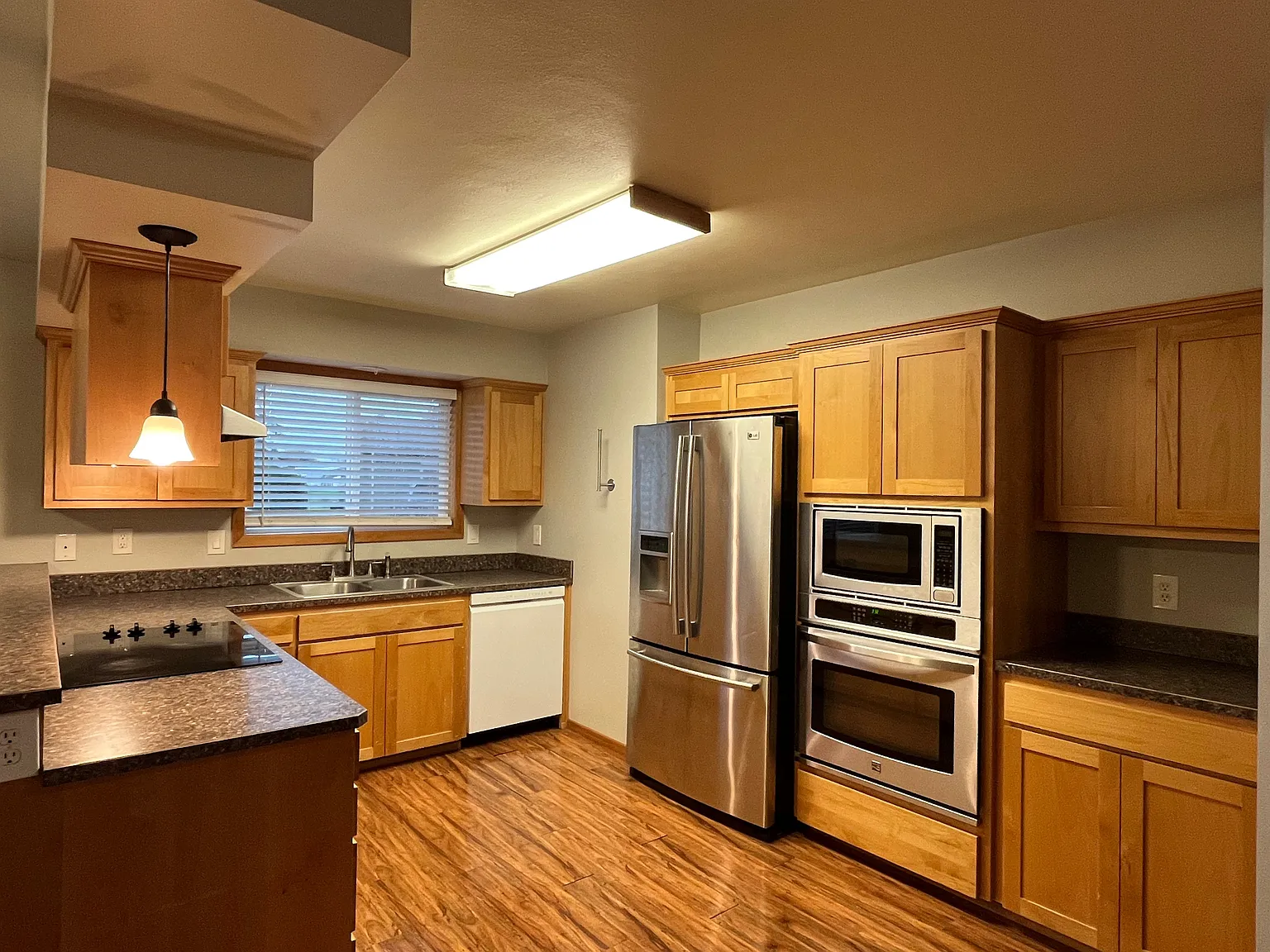 4 bed, 2053 sqft, $2,295 — Photo 4