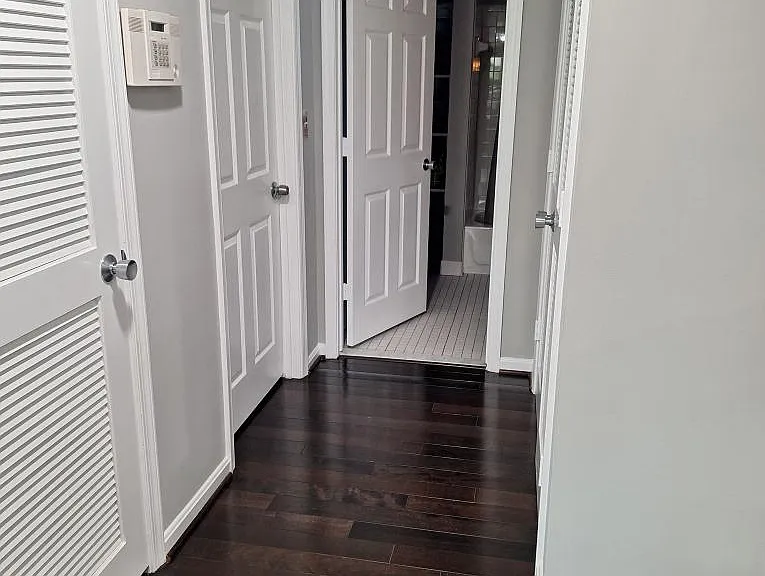 1230 Holbrook Ter NE — Photo 4