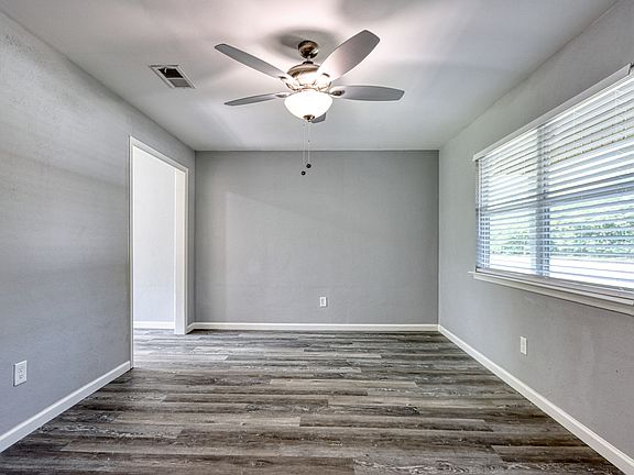 5th image of 213 Tyler Ave