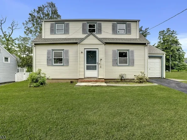 32 Knoll Pl, Clifton City, NJ 07012