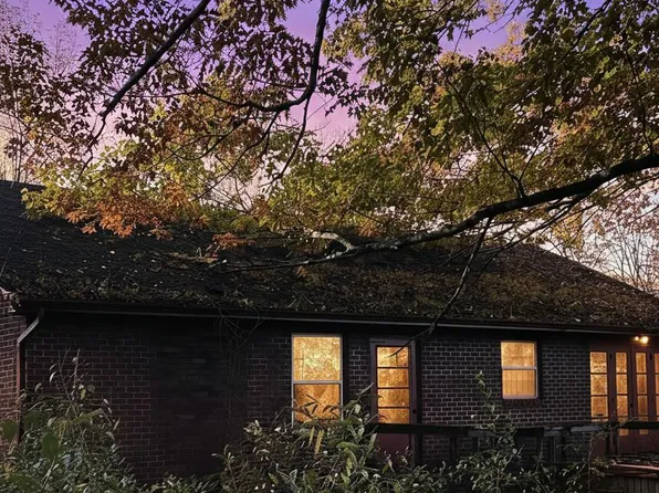 5253 Territorial Rd, Benton Harbor, MI 49022