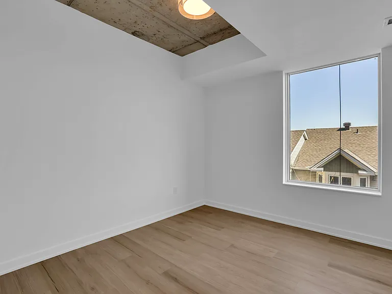 36 Robinson Ave — Photo 61