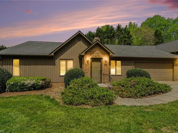 572 Ridgehaven Dr, Winston Salem, NC 27104