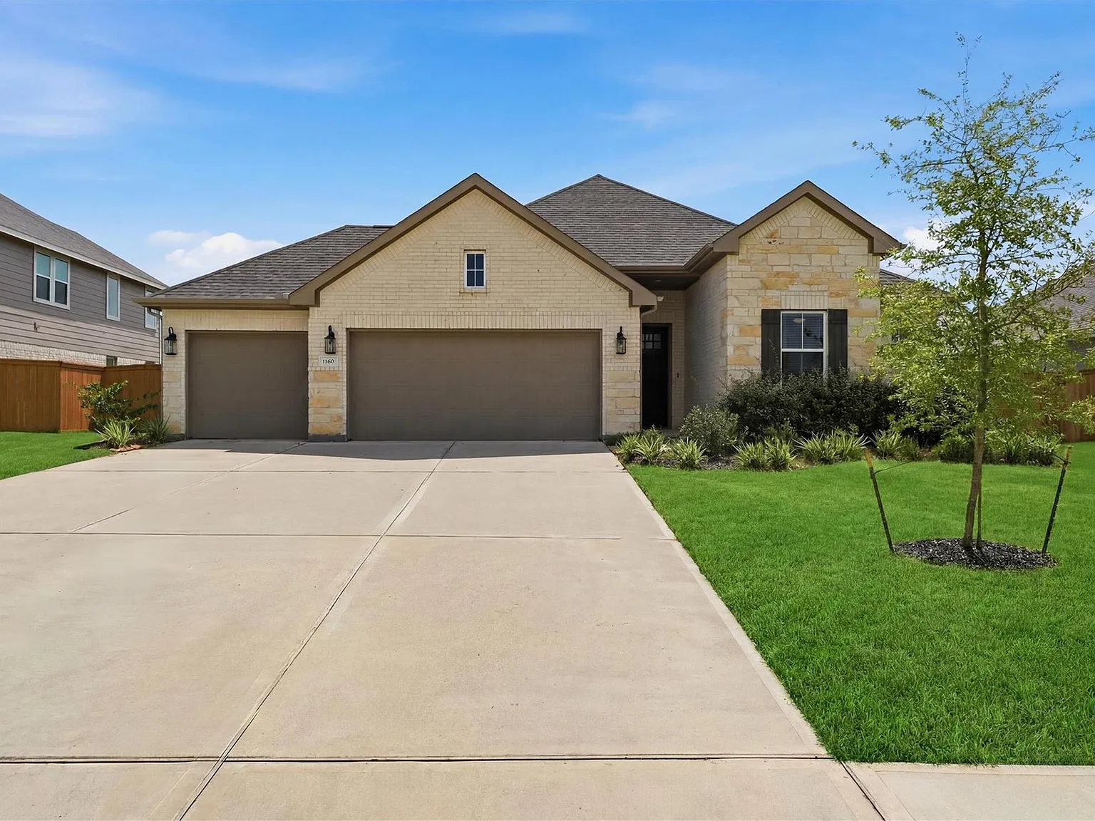 4 bed, 3.0 bath, 2108 sqft, $3,200 — Photo 1