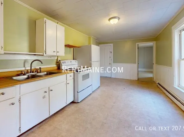 24 Birch St APT 2, Bangor, ME 04401