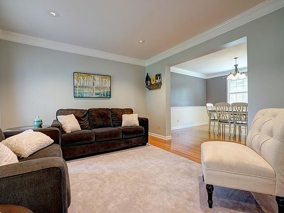 5th image of 5935 Beechtop Dr