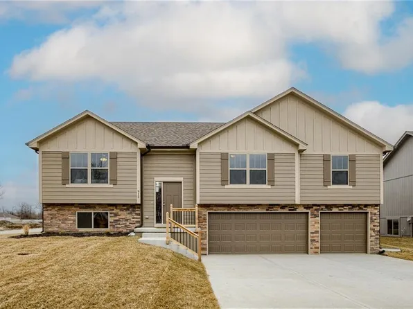 815 NW Lindenwood Dr, Grain Valley, MO 64029