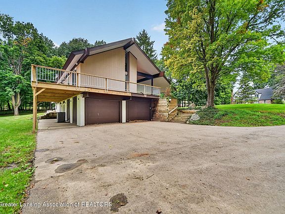 3rd image of 4729 Clydesdale Rd