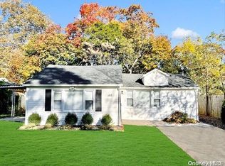 165 Cranberry Dr, Mastic Beach, NY 11951