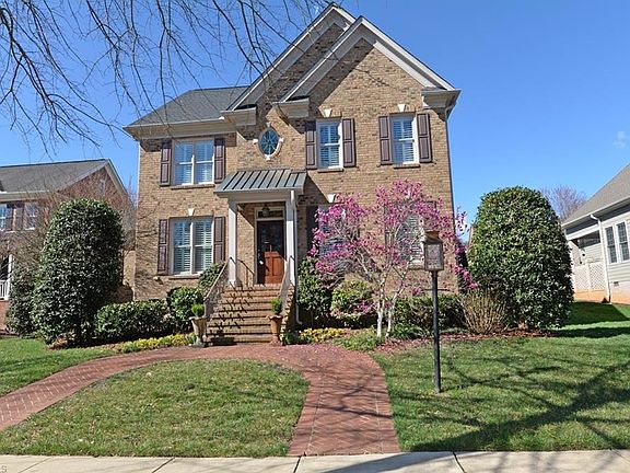 2nd image of 605 Topwater Ln