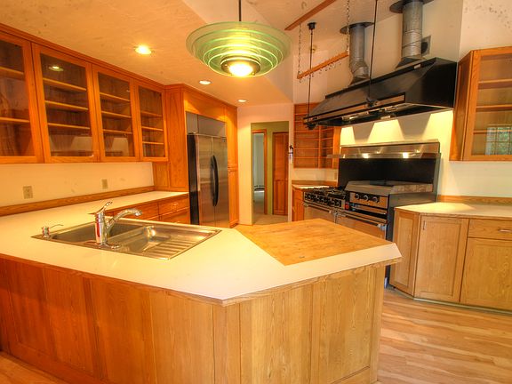 3rd image of 366 Scenic Hills Court