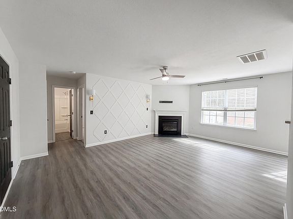 3rd image of 574 Botanical Ct