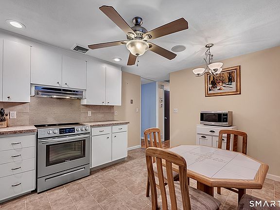 4th image of 166 Sun Valley Drive