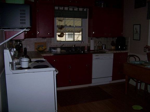 5th image of 480 Elmwood Dr