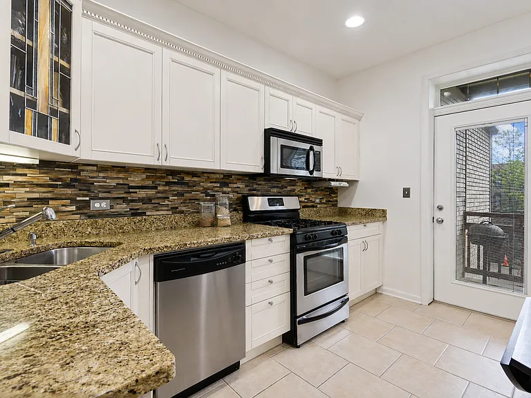 3945 N Kostner Ave #2 — Photo 8