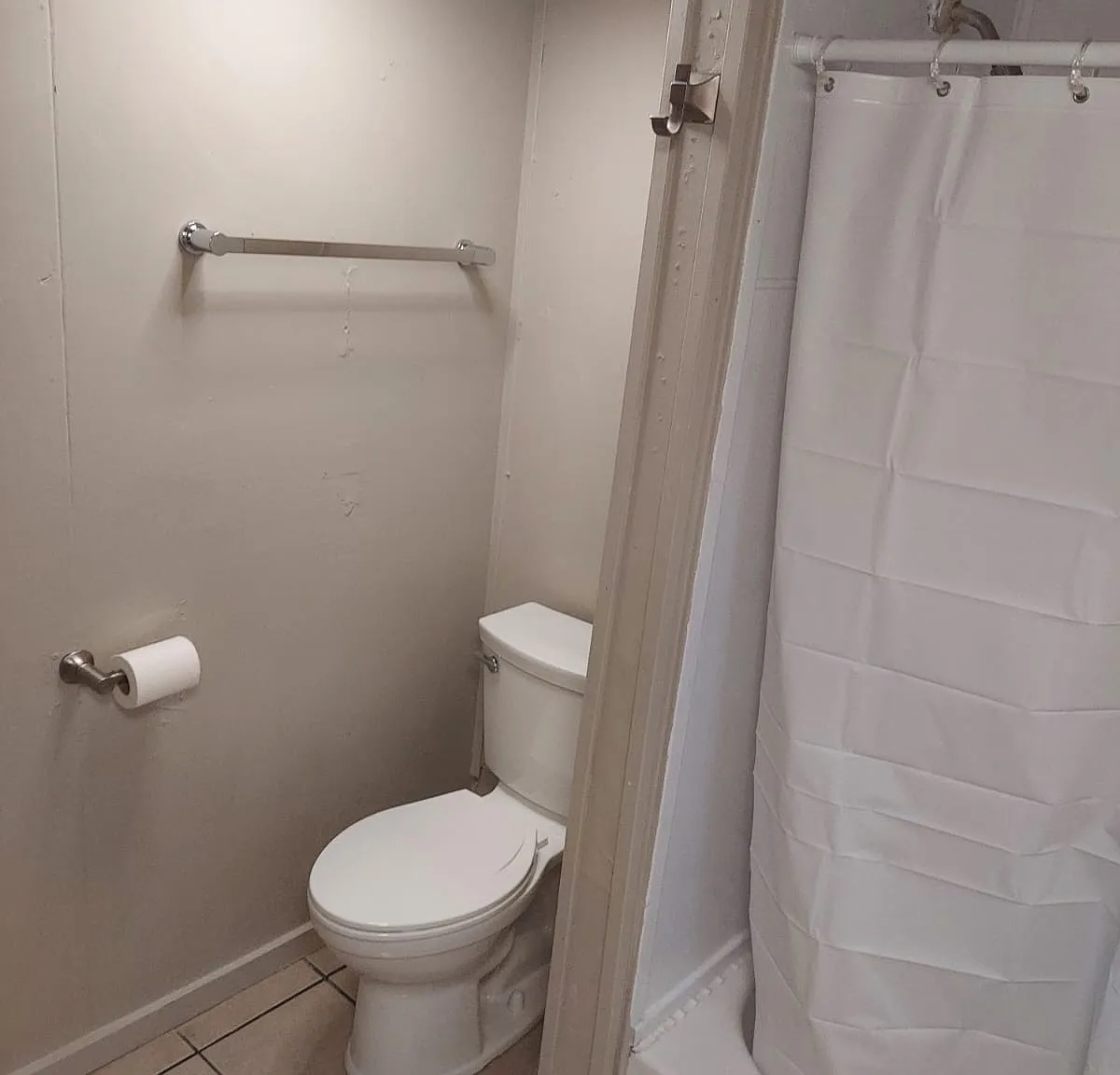 3 bed, 1.5 bath, 924 sqft, $1,799 — Photo 4