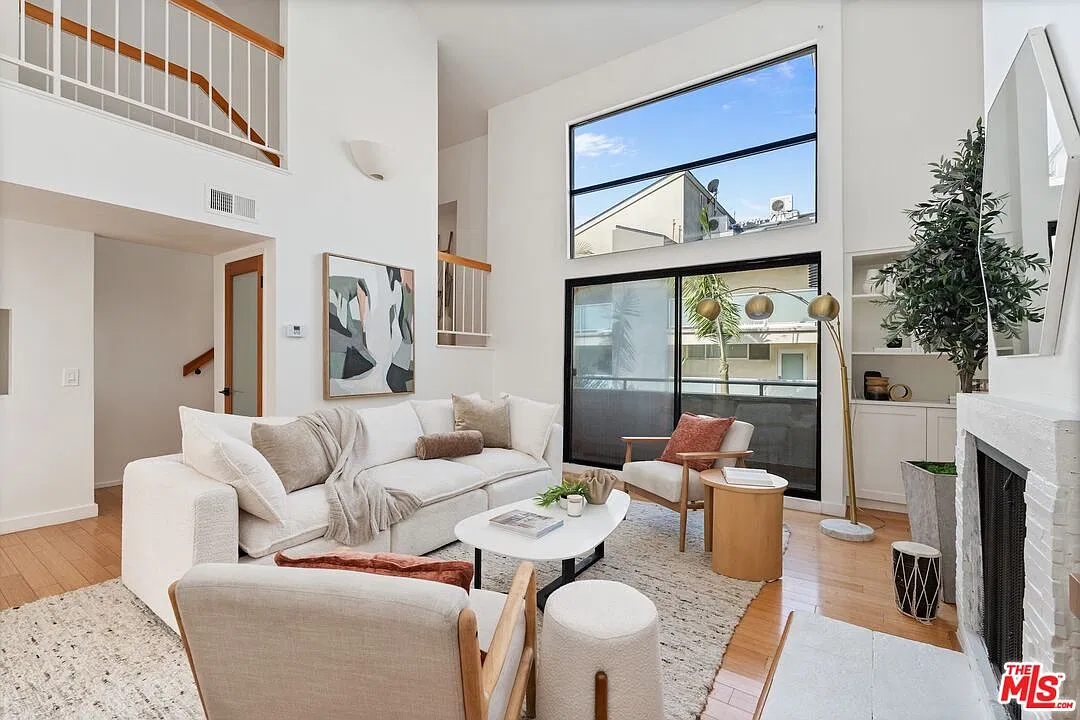 2 bed, 2.5 bath, 1563 sqft, $7,500 — Photo 1