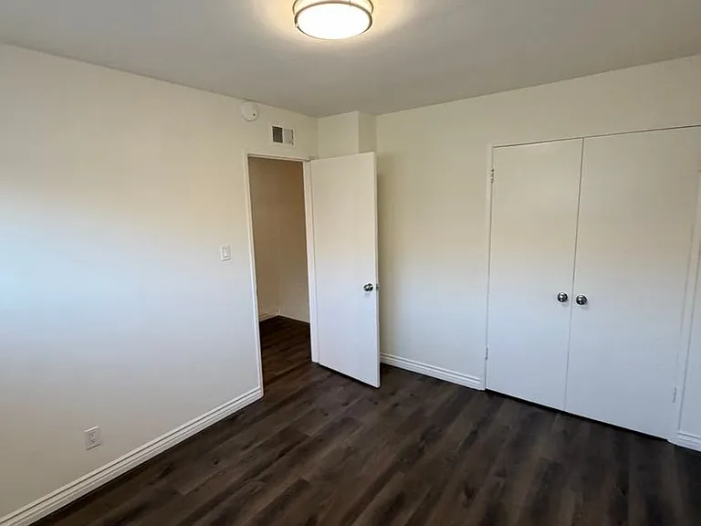 4340 Walnut — Photo 33