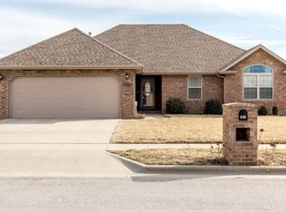 3098 N Dickerson Ave, Springfield, MO 65803