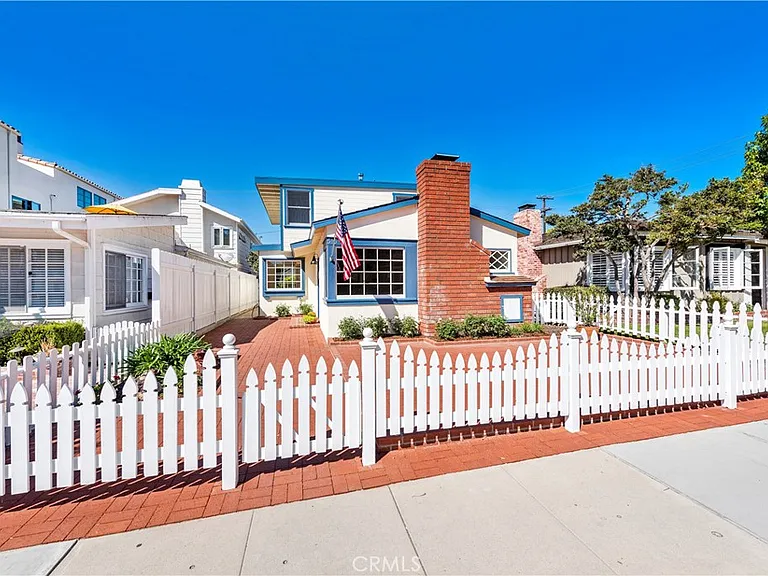 515 Carnation Ave — Photo 1