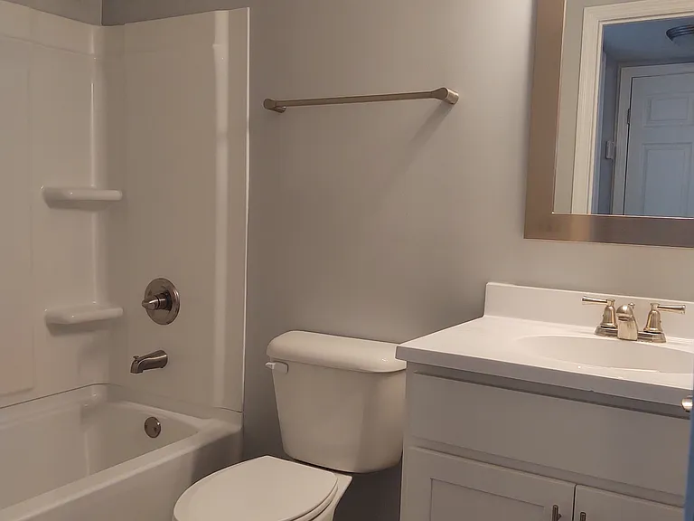 KINGSGATE VILLAGE APARTMENTS — Photo 8