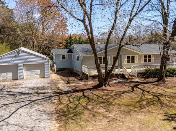 16600 Cedarbrook Dr, Amelia Court House, VA 23002